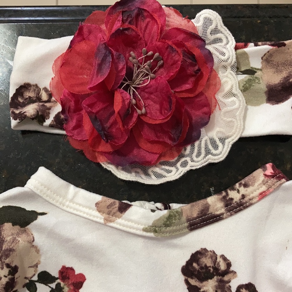 Floral Lace-Trim Kids Matching Set in White and Pink - Picture 2 of 7